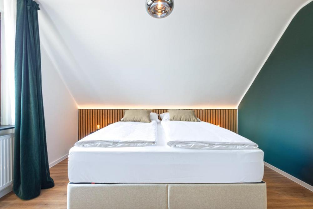 Hotel Zweite Heimat Nuerburg Келберг Екстер'єр фото