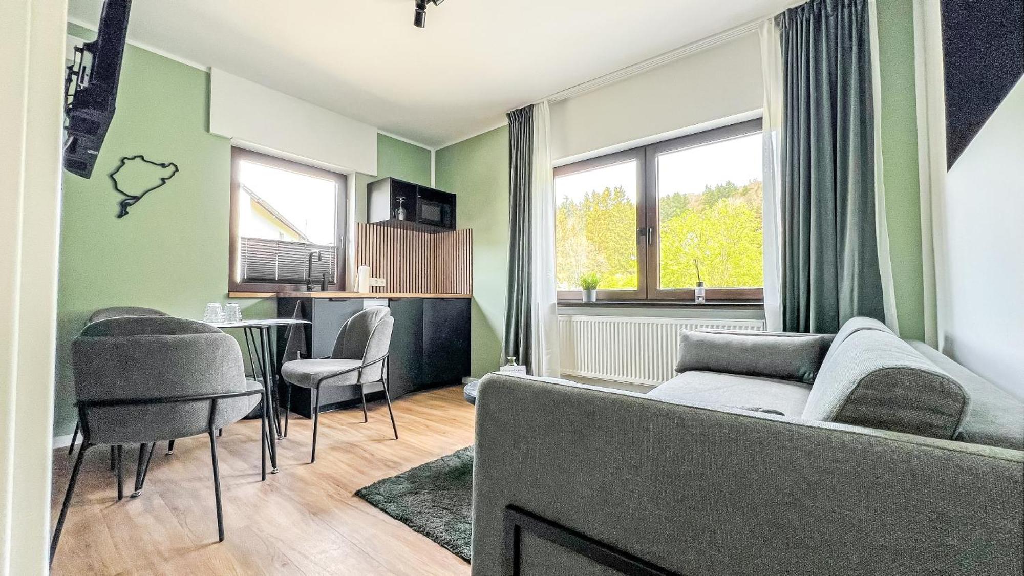 Hotel Zweite Heimat Nuerburg Келберг Екстер'єр фото